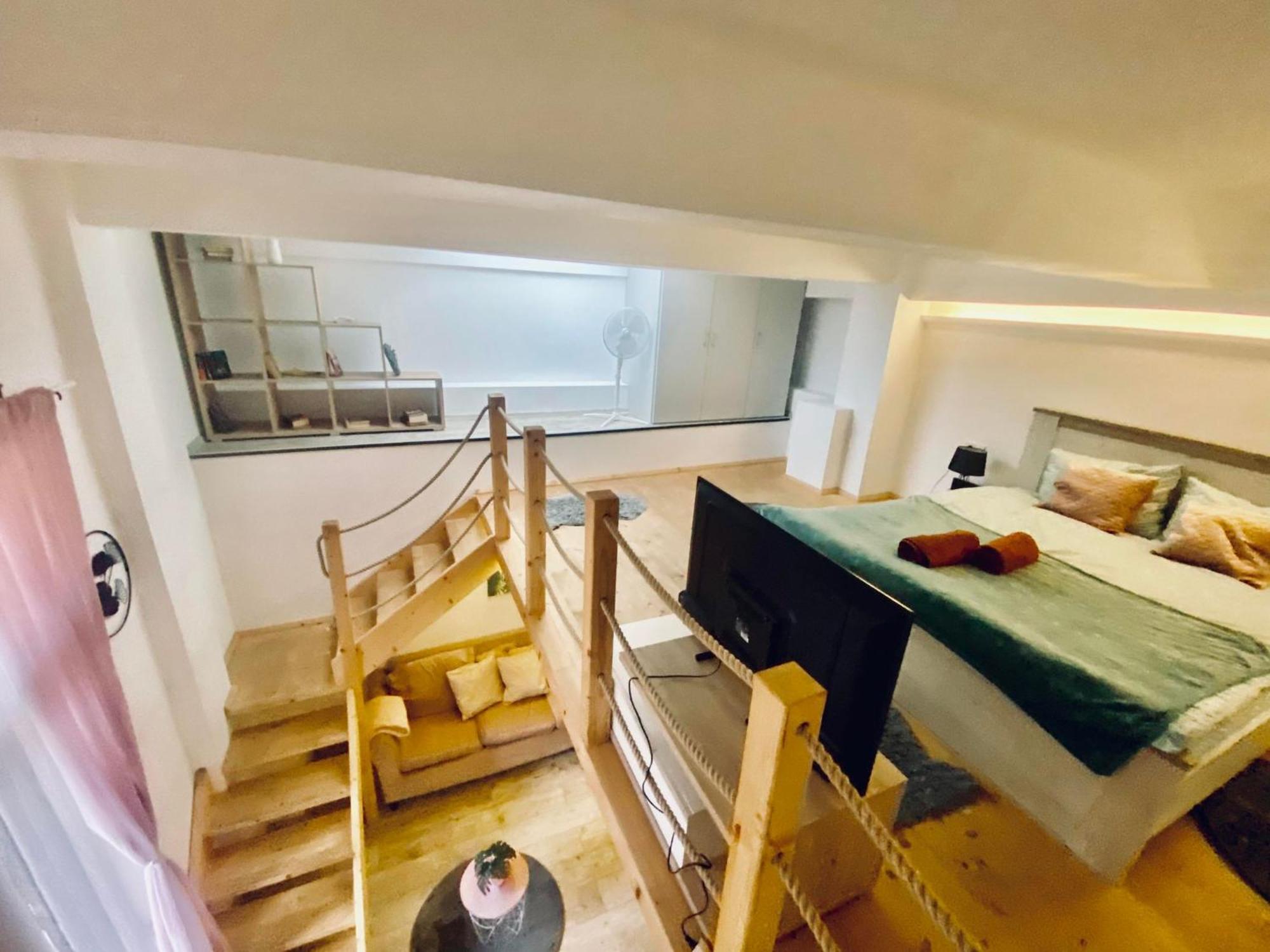 The Central Apartament Lejlighed Cluj-Napoca Eksteriør billede
